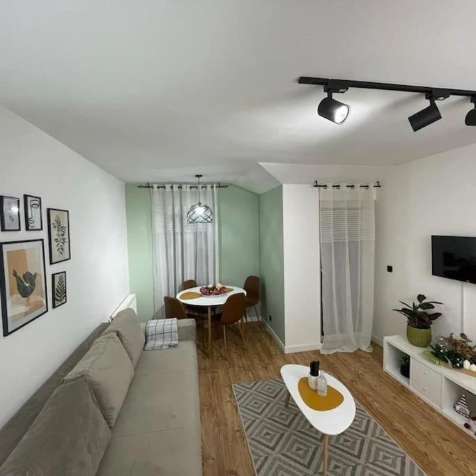 Kruševac Apartman Element מראה חיצוני תמונה